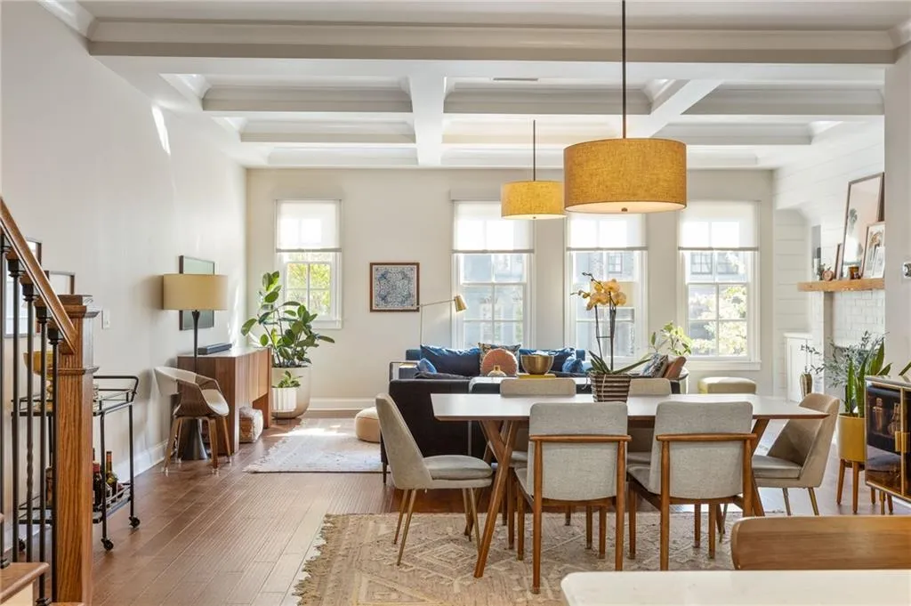 2504 Skyland Drive Ne Unit 18, Brookhaven, Georgia 30319, 4 Bedrooms Bedrooms, ,3 BathroomsBathrooms,Residential,For Sale,2504 Skyland Drive Ne Unit 18,7668817