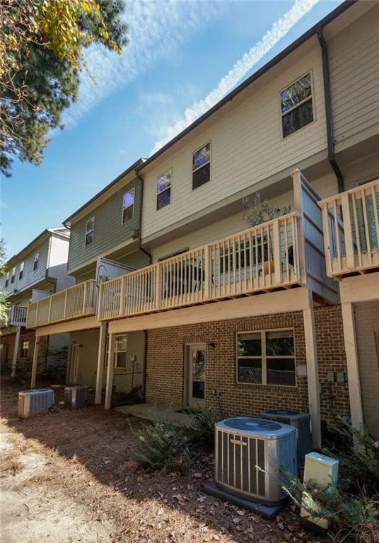 2504 Skyland Drive Ne Unit 18, Brookhaven, Georgia 30319, 4 Bedrooms Bedrooms, ,3 BathroomsBathrooms,Residential,For Sale,2504 Skyland Drive Ne Unit 18,7668817