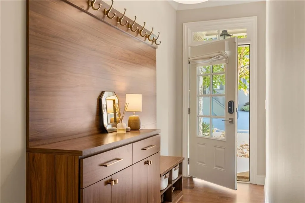 2504 Skyland Drive Ne Unit 18, Brookhaven, Georgia 30319, 4 Bedrooms Bedrooms, ,3 BathroomsBathrooms,Residential,For Sale,2504 Skyland Drive Ne Unit 18,7668817