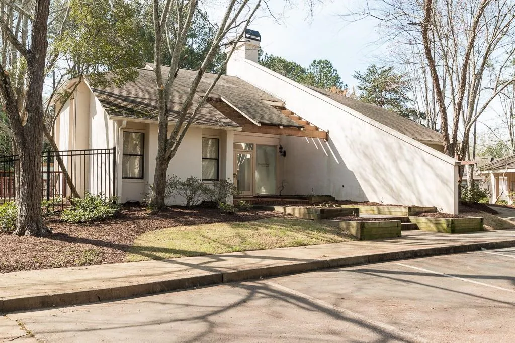2110 Huntingdon Chase, Sandy Springs, Georgia 30350, 1 Bedroom Bedrooms, ,1 BathroomBathrooms,Residential,Sold,2110 Huntingdon Chase,6699325