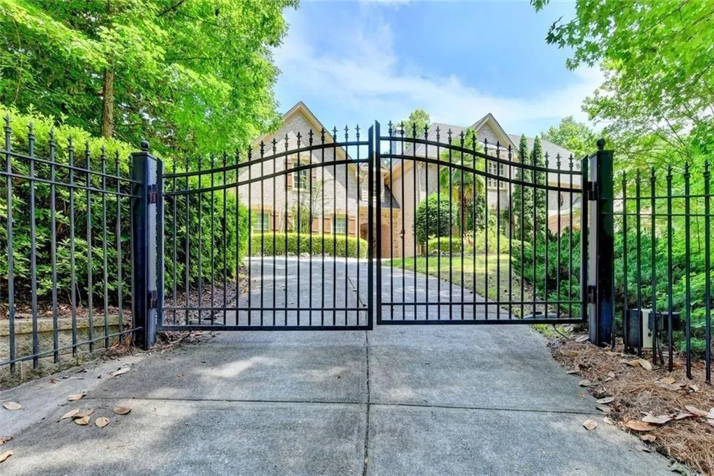 5505 Long Island Drive Nw, Sandy Springs, Georgia 30327, 7 Bedrooms Bedrooms, 0 ,6 BathroomsBathrooms,Residential,For Sale,5505 Long Island Drive Nw,7785729