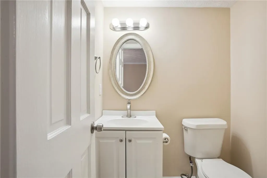 400 North River Parkway Drive Unit G, Sandy Springs, Georgia 30350, 2 Bedrooms Bedrooms, ,2 BathroomsBathrooms,Residential,Sold,400 North River Parkway Drive Unit G,7175118