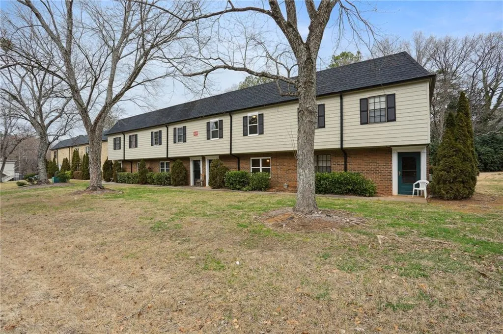 400 North River Parkway Drive Unit G, Sandy Springs, Georgia 30350, 2 Bedrooms Bedrooms, ,2 BathroomsBathrooms,Residential,Sold,400 North River Parkway Drive Unit G,7175118