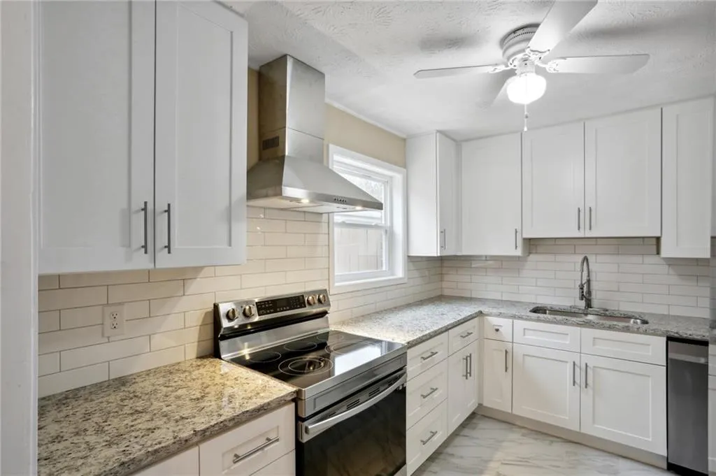 400 North River Parkway Drive Unit G, Sandy Springs, Georgia 30350, 2 Bedrooms Bedrooms, ,2 BathroomsBathrooms,Residential,Sold,400 North River Parkway Drive Unit G,7175118