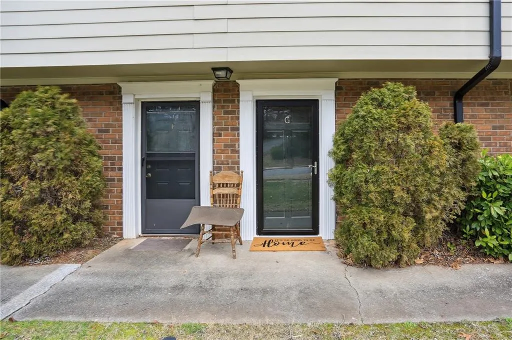 400 North River Parkway Drive Unit G, Sandy Springs, Georgia 30350, 2 Bedrooms Bedrooms, ,2 BathroomsBathrooms,Residential,Sold,400 North River Parkway Drive Unit G,7175118