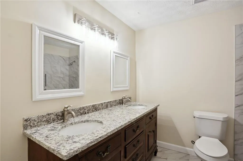 400 North River Parkway Drive Unit G, Sandy Springs, Georgia 30350, 2 Bedrooms Bedrooms, ,2 BathroomsBathrooms,Residential,Sold,400 North River Parkway Drive Unit G,7175118