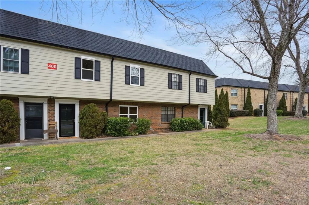 400 North River Parkway Drive Unit G, Sandy Springs, Georgia 30350, 2 Bedrooms Bedrooms, ,2 BathroomsBathrooms,Residential,Sold,400 North River Parkway Drive Unit G,7175118