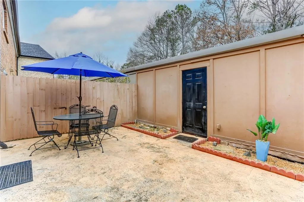 400 North River Parkway Drive Unit G, Sandy Springs, Georgia 30350, 2 Bedrooms Bedrooms, ,2 BathroomsBathrooms,Residential,Sold,400 North River Parkway Drive Unit G,7175118