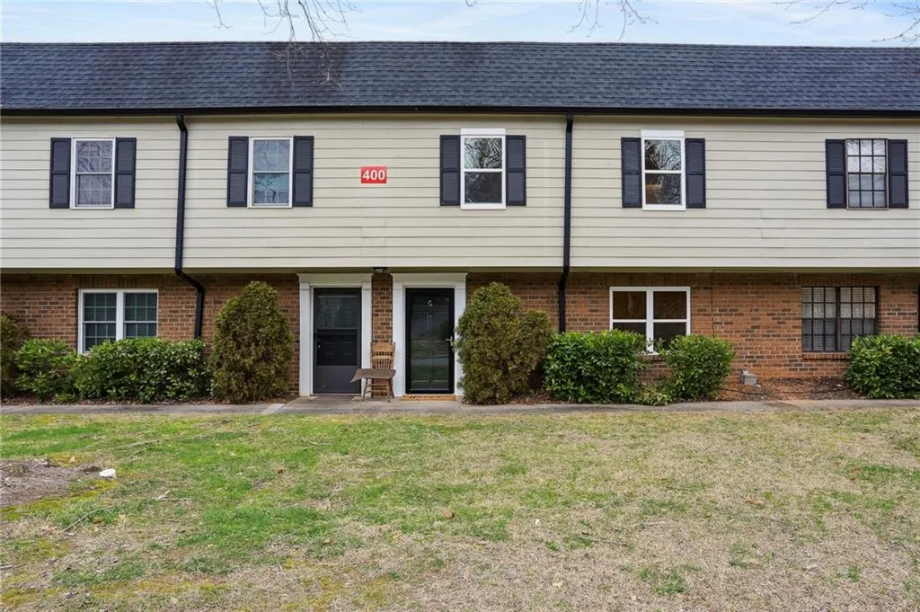 400 North River Parkway Drive Unit G, Sandy Springs, Georgia 30350, 2 Bedrooms Bedrooms, ,2 BathroomsBathrooms,Residential,Sold,400 North River Parkway Drive Unit G,7175118