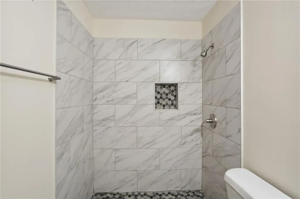 400 North River Parkway Drive Unit G, Sandy Springs, Georgia 30350, 2 Bedrooms Bedrooms, ,2 BathroomsBathrooms,Residential,Sold,400 North River Parkway Drive Unit G,7175118