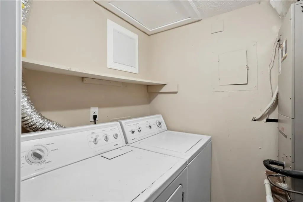 400 North River Parkway Drive Unit G, Sandy Springs, Georgia 30350, 2 Bedrooms Bedrooms, ,2 BathroomsBathrooms,Residential,Sold,400 North River Parkway Drive Unit G,7175118