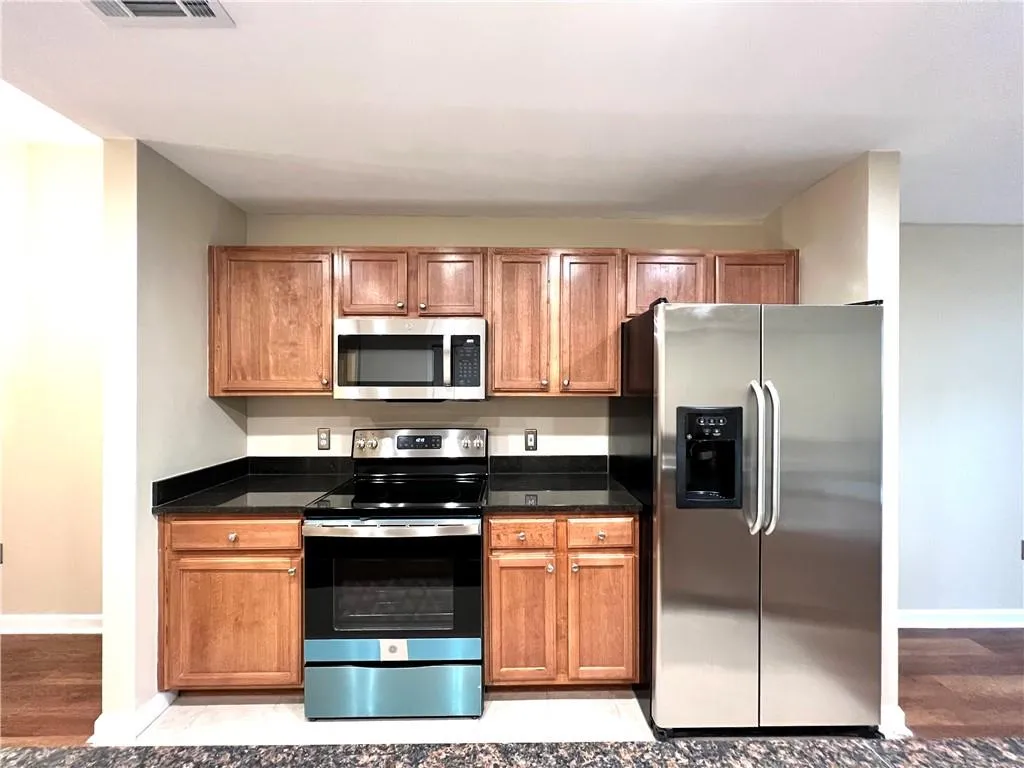3040 Peachtree Road Nw Unit 301, Atlanta, Georgia 30305, 1 Bedroom Bedrooms, ,1 BathroomBathrooms,Residential,For Sale,3040 Peachtree Road Nw Unit 301,7647854