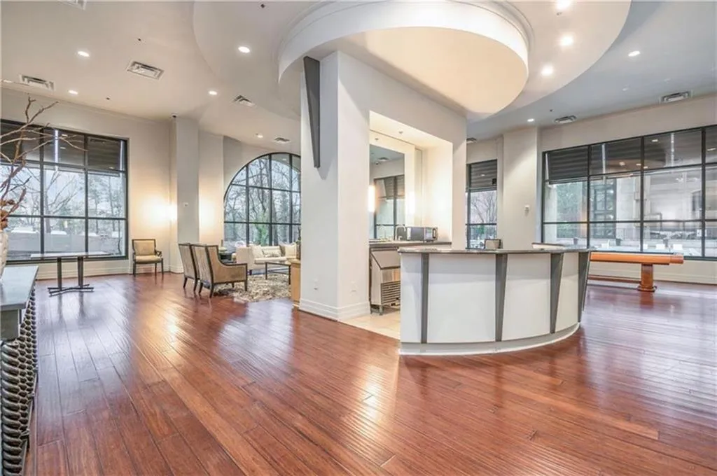 3040 Peachtree Road Nw Unit 301, Atlanta, Georgia 30305, 1 Bedroom Bedrooms, ,1 BathroomBathrooms,Residential,For Sale,3040 Peachtree Road Nw Unit 301,7647854