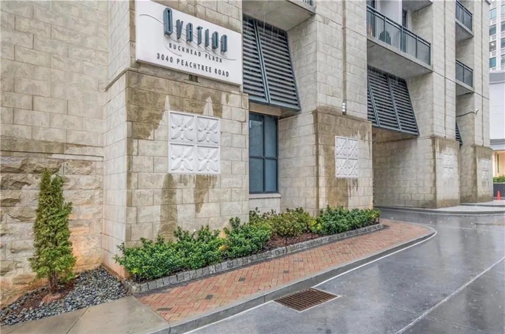 3040 Peachtree Road Nw Unit 301, Atlanta, Georgia 30305, 1 Bedroom Bedrooms, ,1 BathroomBathrooms,Residential,For Sale,3040 Peachtree Road Nw Unit 301,7647854