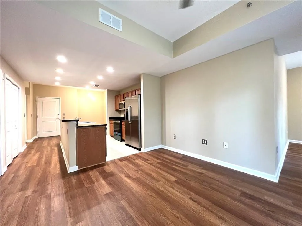 3040 Peachtree Road Nw Unit 301, Atlanta, Georgia 30305, 1 Bedroom Bedrooms, ,1 BathroomBathrooms,Residential,For Sale,3040 Peachtree Road Nw Unit 301,7647854