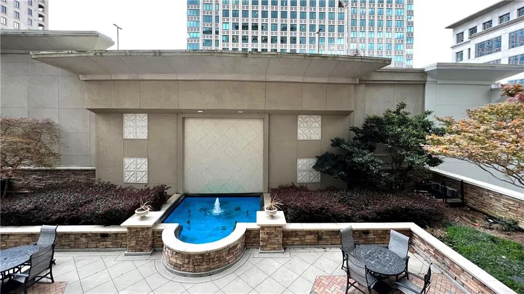 3040 Peachtree Road Nw Unit 301, Atlanta, Georgia 30305, 1 Bedroom Bedrooms, ,1 BathroomBathrooms,Residential,For Sale,3040 Peachtree Road Nw Unit 301,7647854