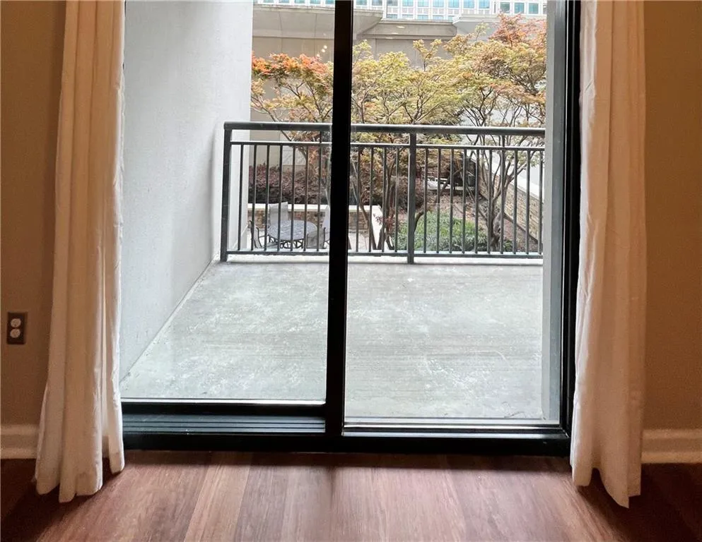 3040 Peachtree Road Nw Unit 301, Atlanta, Georgia 30305, 1 Bedroom Bedrooms, ,1 BathroomBathrooms,Residential,For Sale,3040 Peachtree Road Nw Unit 301,7647854