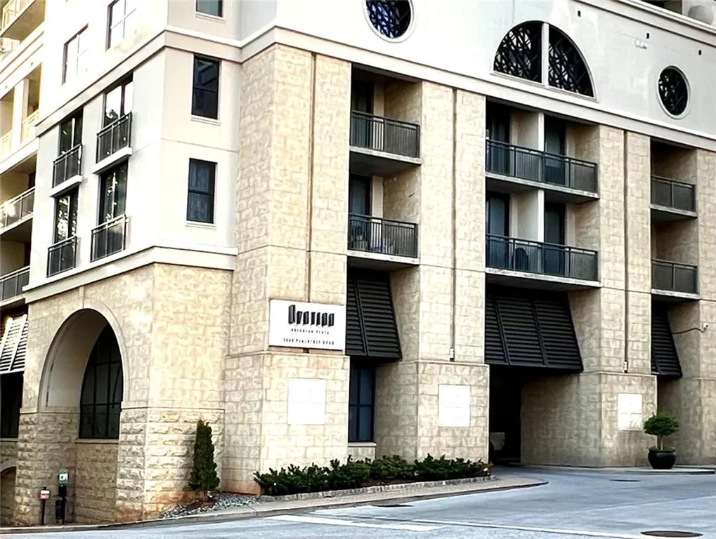 3040 Peachtree Road Nw Unit 301, Atlanta, Georgia 30305, 1 Bedroom Bedrooms, ,1 BathroomBathrooms,Residential,For Sale,3040 Peachtree Road Nw Unit 301,7647854