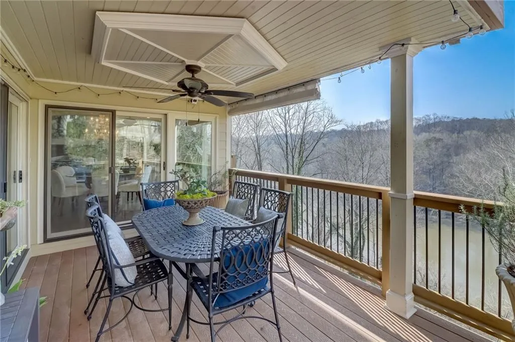 Dine while overlooking the river