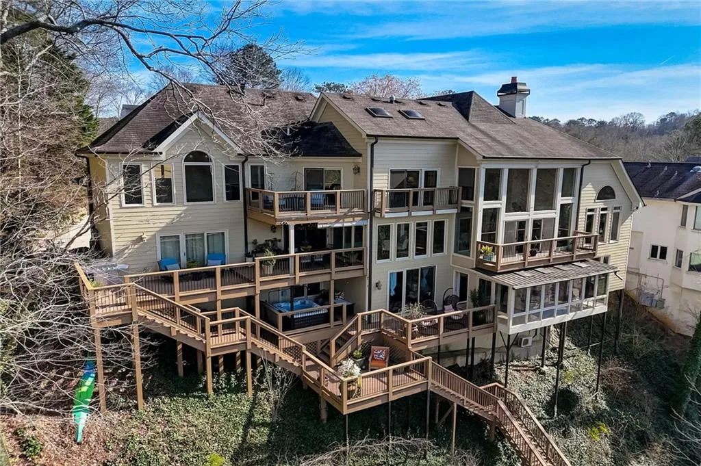 3045 River North Parkway, Sandy Springs, Georgia 30328, 5 Bedrooms Bedrooms, ,4 BathroomsBathrooms,Residential,Sold,3045 River North Parkway,7352386