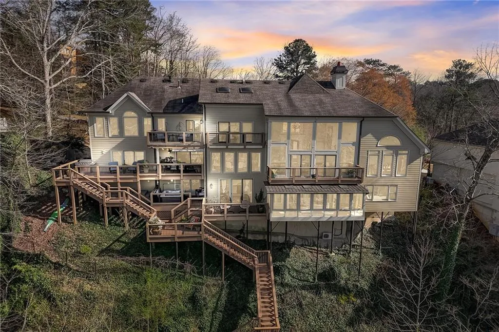 3045 River North Parkway, Sandy Springs, Georgia 30328, 5 Bedrooms Bedrooms, ,4 BathroomsBathrooms,Residential,Sold,3045 River North Parkway,7352386