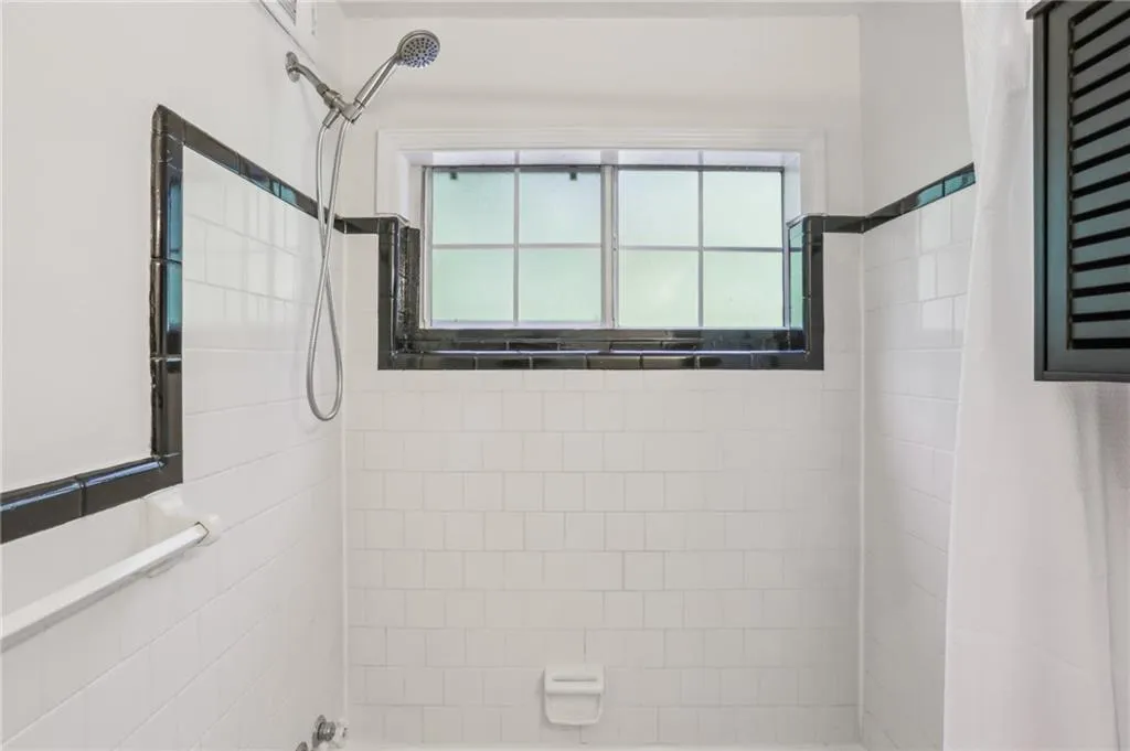 311 Peachtree Hills Avenue Ne Unit 13b, Atlanta, Georgia 30305, 2 Bedrooms Bedrooms, ,1 BathroomBathrooms,Residential,For Sale,311 Peachtree Hills Avenue Ne Unit 13b,7588349