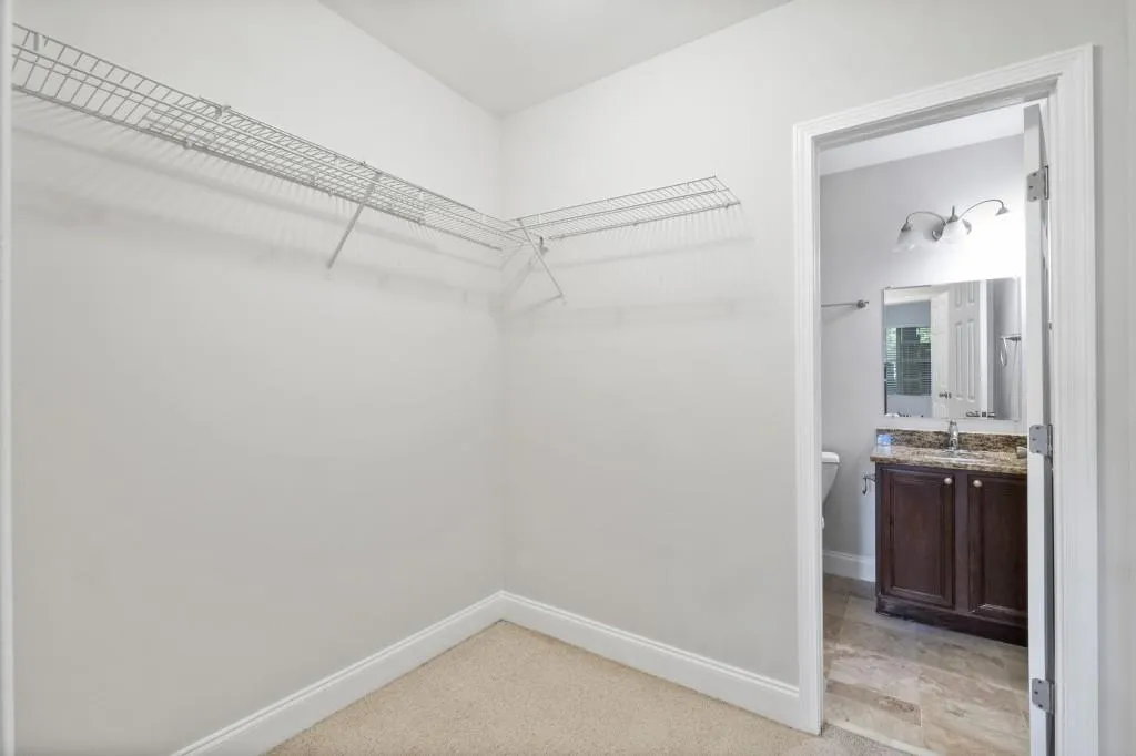 6980 Roswell Road Unit C11, Sandy Springs, Georgia 30328, 2 Bedrooms Bedrooms, ,2 BathroomsBathrooms,Residential,Sold,6980 Roswell Road Unit C11,6915609