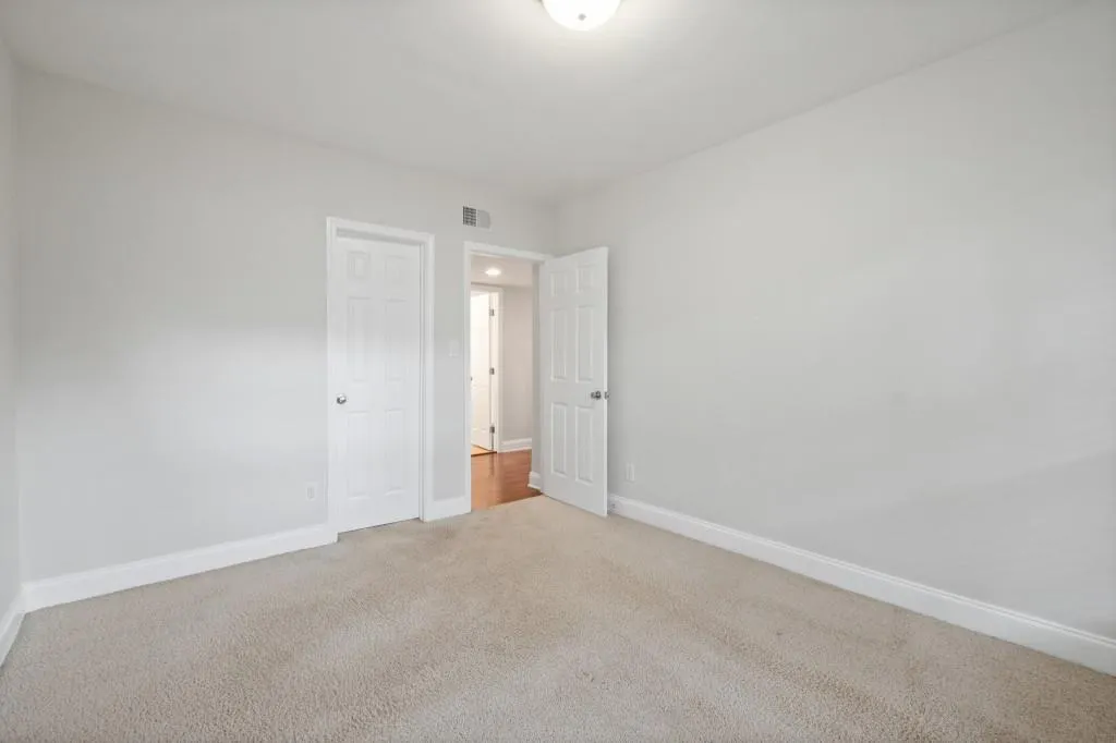 6980 Roswell Road Unit C11, Sandy Springs, Georgia 30328, 2 Bedrooms Bedrooms, ,2 BathroomsBathrooms,Residential,Sold,6980 Roswell Road Unit C11,6915609