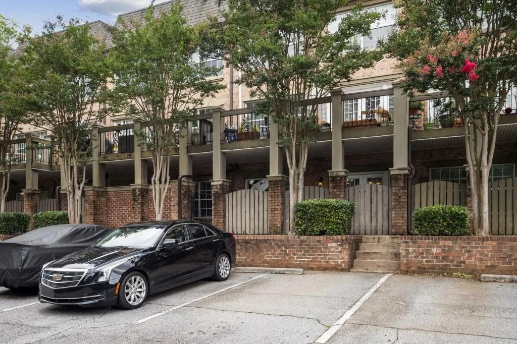 6980 Roswell Road Unit C11, Sandy Springs, Georgia 30328, 2 Bedrooms Bedrooms, ,2 BathroomsBathrooms,Residential,Sold,6980 Roswell Road Unit C11,6915609