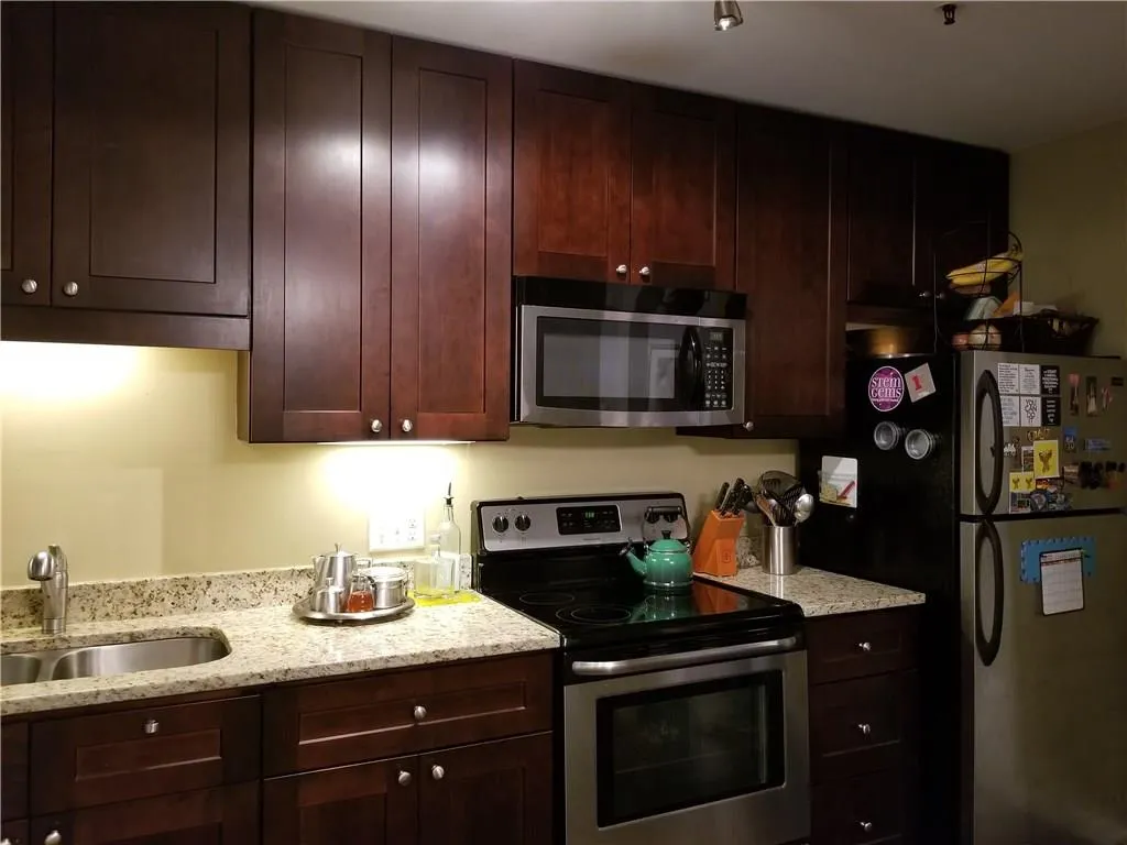 145 N River Drive Unit H, Sandy Springs, Georgia 30350, 2 Bedrooms Bedrooms, ,2 BathroomsBathrooms,Residential,Sold,145 N River Drive Unit H,5900546