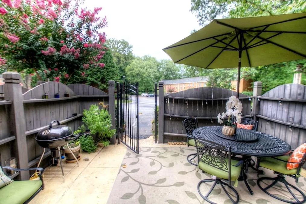 145 N River Drive Unit H, Sandy Springs, Georgia 30350, 2 Bedrooms Bedrooms, ,2 BathroomsBathrooms,Residential,Sold,145 N River Drive Unit H,5900546