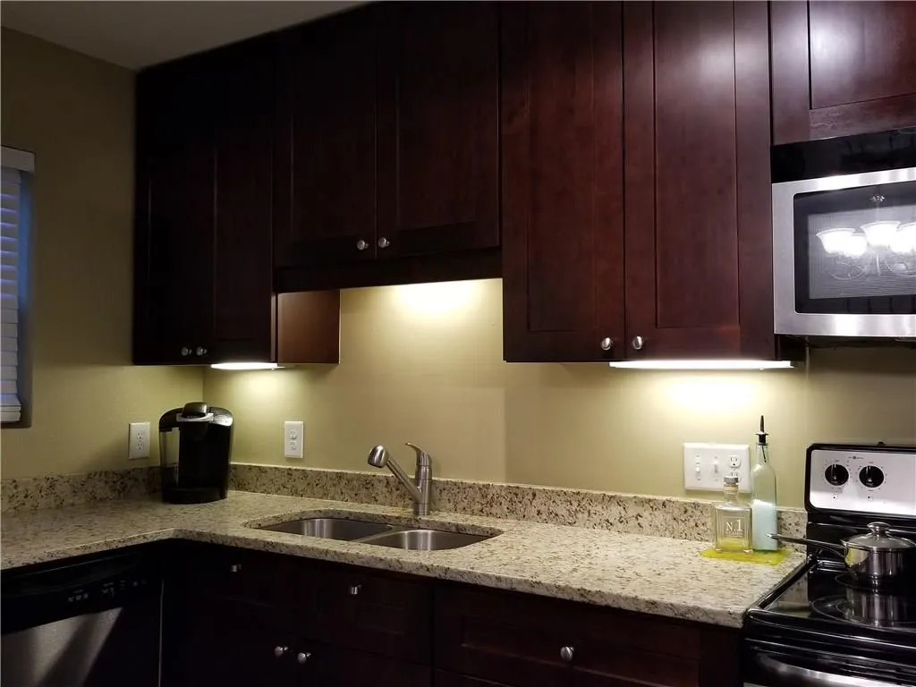 145 N River Drive Unit H, Sandy Springs, Georgia 30350, 2 Bedrooms Bedrooms, ,2 BathroomsBathrooms,Residential,Sold,145 N River Drive Unit H,5900546