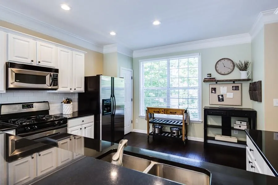 7883 Kiverton Place, Sandy Springs, Georgia 30350, 4 Bedrooms Bedrooms, ,3 BathroomsBathrooms,Residential,Sold,7883 Kiverton Place,5881210