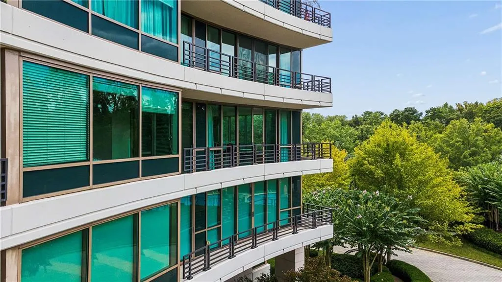 700 Park Regency Place Ne Unit 707, Atlanta, Georgia 30326, 3 Bedrooms Bedrooms, 0 ,2 BathroomsBathrooms,Residential,For Sale,700 Park Regency Place Ne Unit 707,7821458