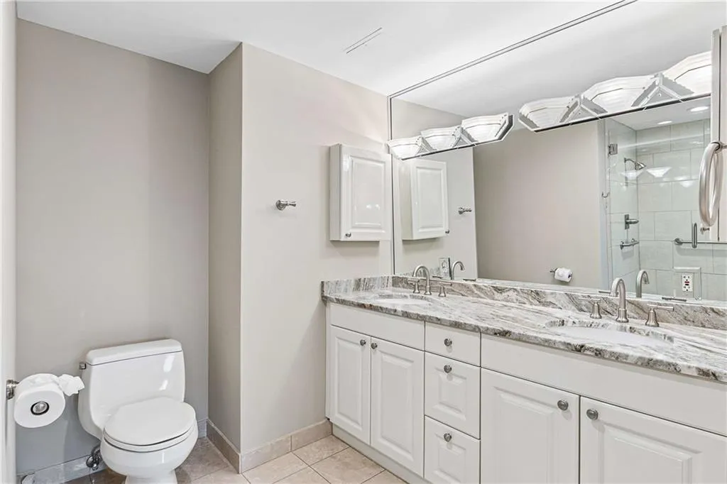 700 Park Regency Place Ne Unit 707, Atlanta, Georgia 30326, 3 Bedrooms Bedrooms, 0 ,2 BathroomsBathrooms,Residential,For Sale,700 Park Regency Place Ne Unit 707,7821458