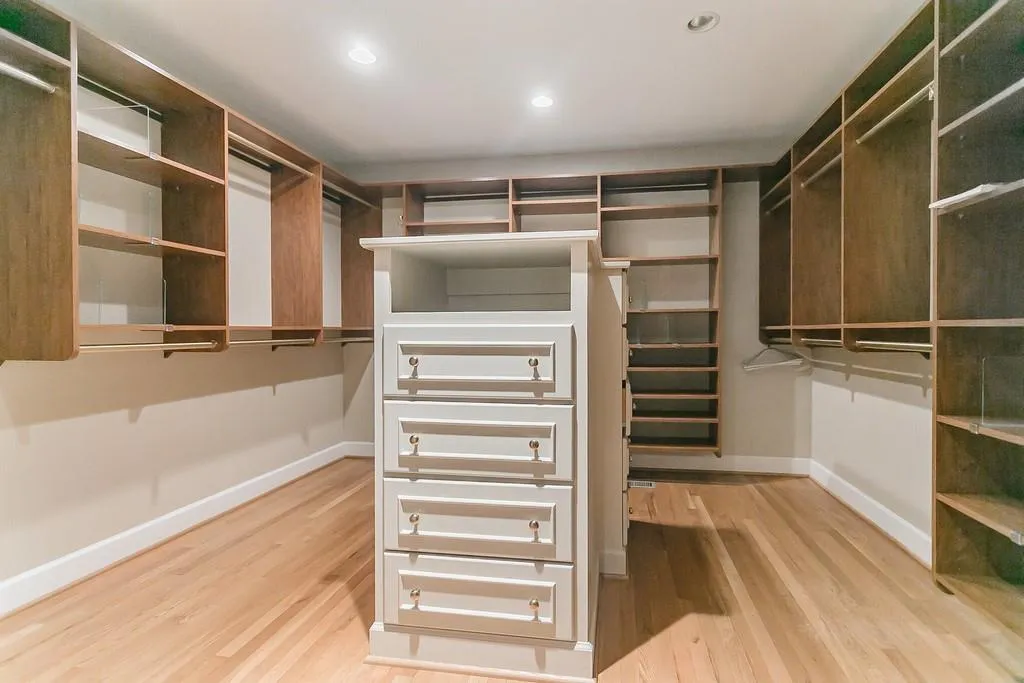 1025 Mountain Creek Trail Nw, Atlanta, Georgia 30328, 5 Bedrooms Bedrooms, ,3 BathroomsBathrooms,Residential,Sold,1025 Mountain Creek Trail Nw,6839257