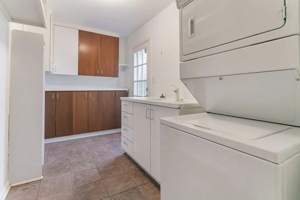 1025 Mountain Creek Trail Nw, Atlanta, Georgia 30328, 5 Bedrooms Bedrooms, ,3 BathroomsBathrooms,Residential,Sold,1025 Mountain Creek Trail Nw,6839257