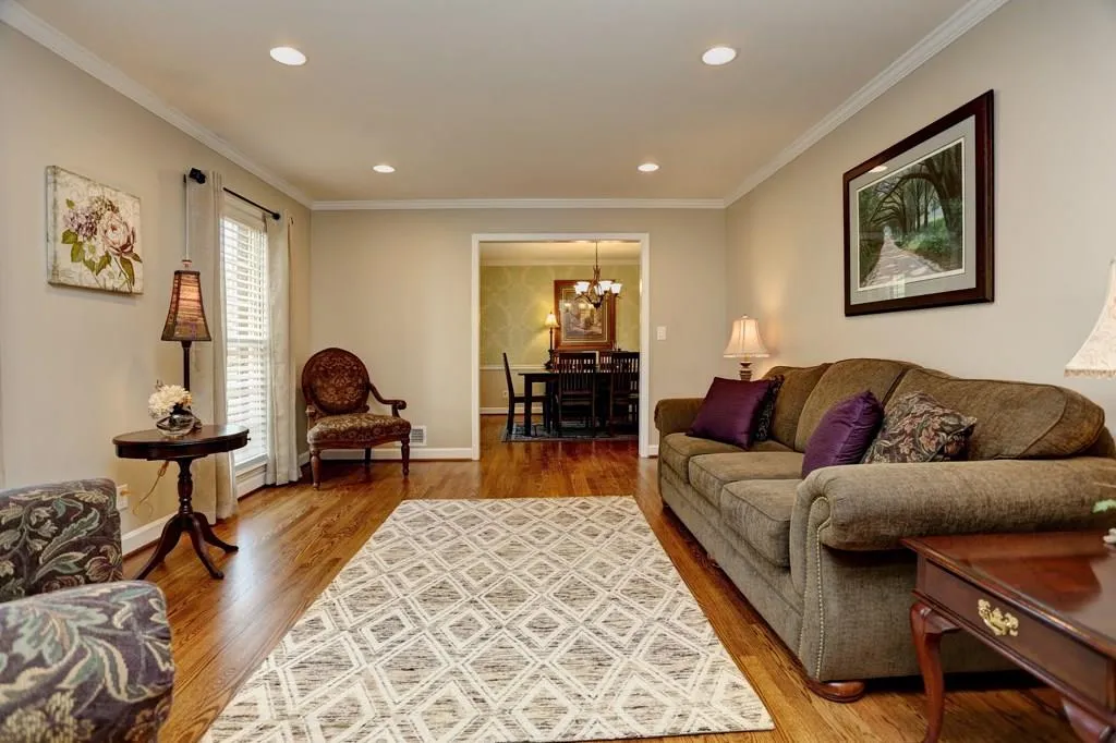 295 Riverhill Drive, Atlanta, Georgia 30328, 4 Bedrooms Bedrooms, ,3 BathroomsBathrooms,Residential,Sold,295 Riverhill Drive,5831995