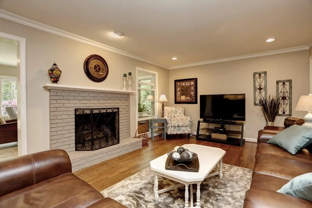 295 Riverhill Drive, Atlanta, Georgia 30328, 4 Bedrooms Bedrooms, ,3 BathroomsBathrooms,Residential,Sold,295 Riverhill Drive,5831995