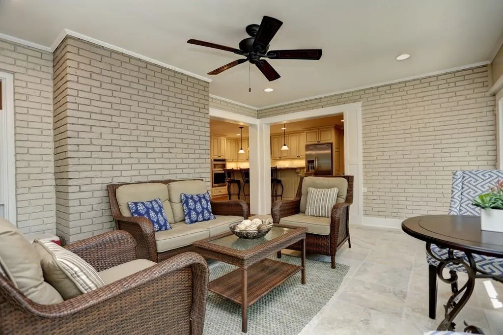 295 Riverhill Drive, Atlanta, Georgia 30328, 4 Bedrooms Bedrooms, ,3 BathroomsBathrooms,Residential,Sold,295 Riverhill Drive,5831995