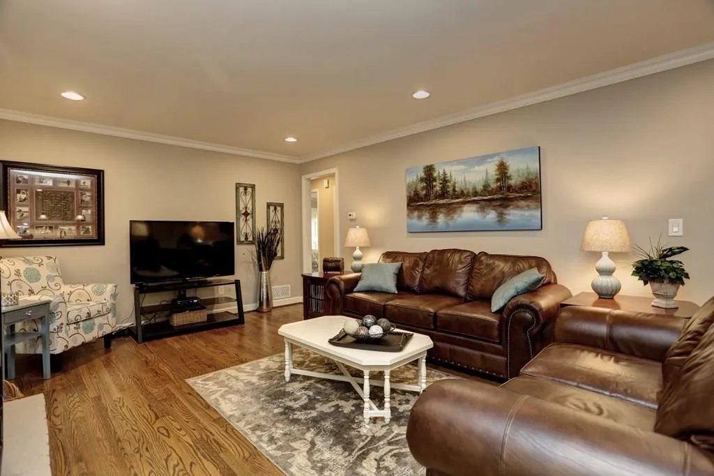 295 Riverhill Drive, Atlanta, Georgia 30328, 4 Bedrooms Bedrooms, ,3 BathroomsBathrooms,Residential,Sold,295 Riverhill Drive,5831995
