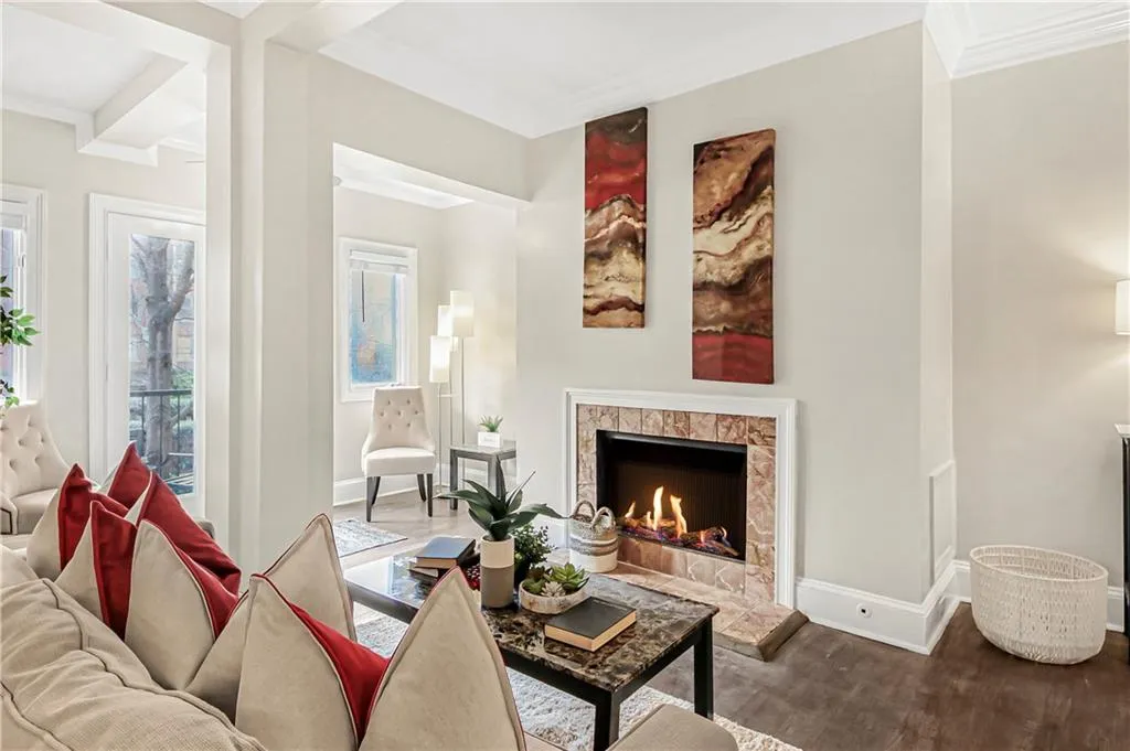 2840 Peachtree Road Nw Unit 301, Atlanta, Georgia 30305, 2 Bedrooms Bedrooms, ,2 BathroomsBathrooms,Residential,For Sale,2840 Peachtree Road Nw Unit 301,7536056