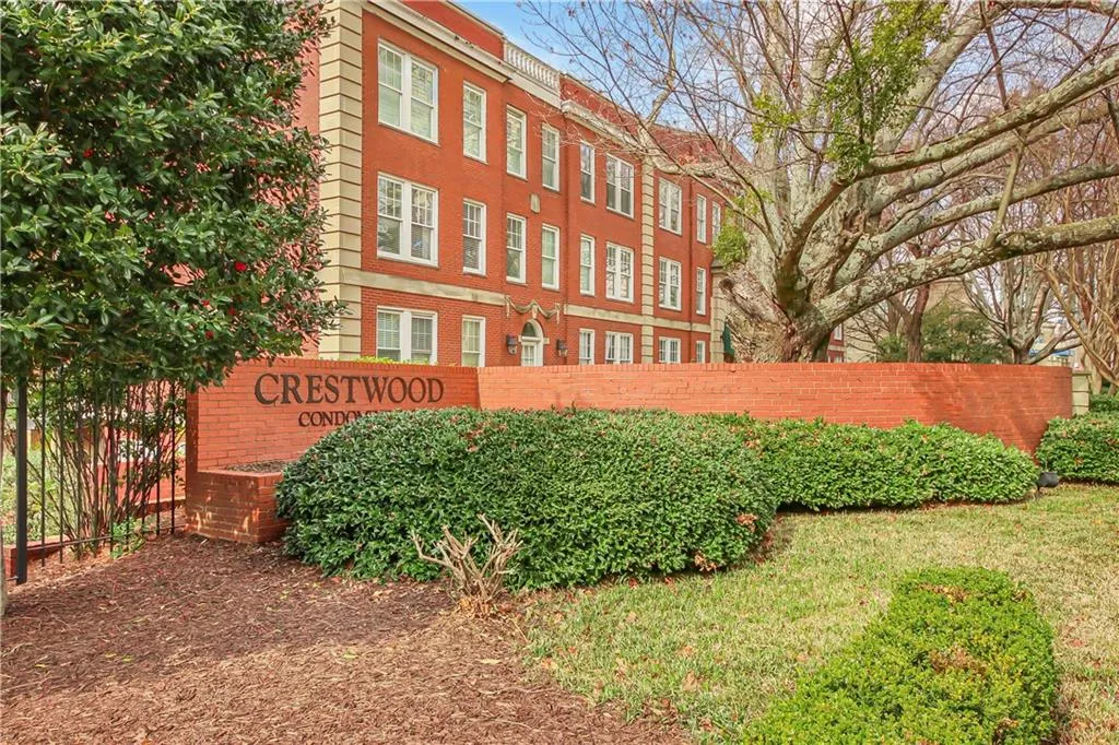 2840 Peachtree Road Nw Unit 301, Atlanta, Georgia 30305, 2 Bedrooms Bedrooms, ,2 BathroomsBathrooms,Residential,For Sale,2840 Peachtree Road Nw Unit 301,7536056