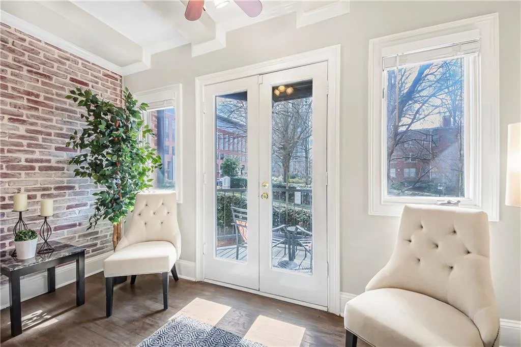 2840 Peachtree Road Nw Unit 301, Atlanta, Georgia 30305, 2 Bedrooms Bedrooms, ,2 BathroomsBathrooms,Residential,For Sale,2840 Peachtree Road Nw Unit 301,7536056