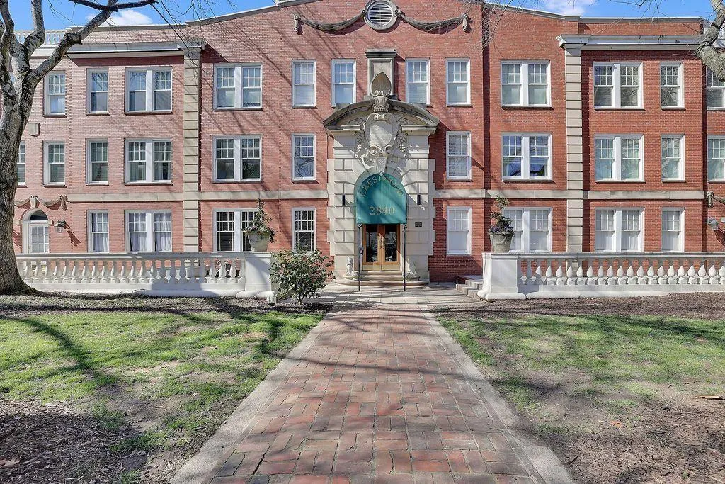 2840 Peachtree Road Nw Unit 301, Atlanta, Georgia 30305, 2 Bedrooms Bedrooms, ,2 BathroomsBathrooms,Residential,For Sale,2840 Peachtree Road Nw Unit 301,7536056