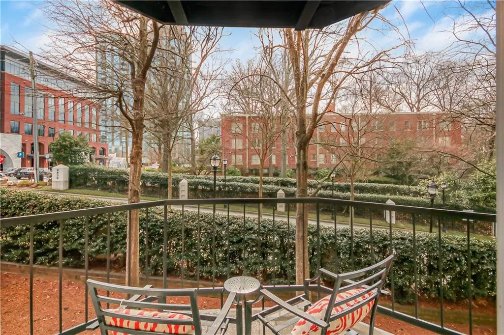 2840 Peachtree Road Nw Unit 301, Atlanta, Georgia 30305, 2 Bedrooms Bedrooms, ,2 BathroomsBathrooms,Residential,For Sale,2840 Peachtree Road Nw Unit 301,7536056