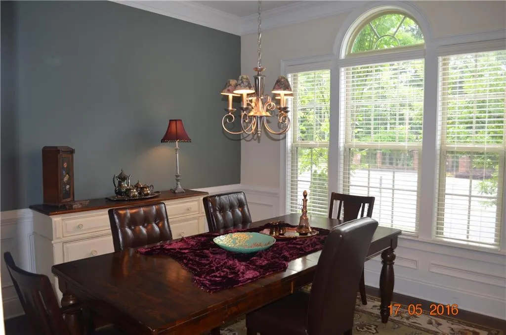 435 Alderwood Street, Sandy Springs, Georgia 30328, 3 Bedrooms Bedrooms, ,3 BathroomsBathrooms,Residential,Sold,435 Alderwood Street,5691299