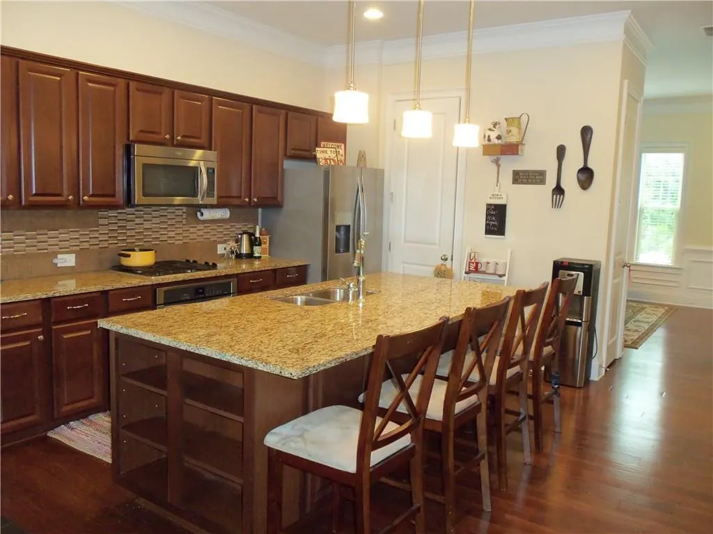 435 Alderwood Street, Sandy Springs, Georgia 30328, 3 Bedrooms Bedrooms, ,3 BathroomsBathrooms,Residential,Sold,435 Alderwood Street,5691299