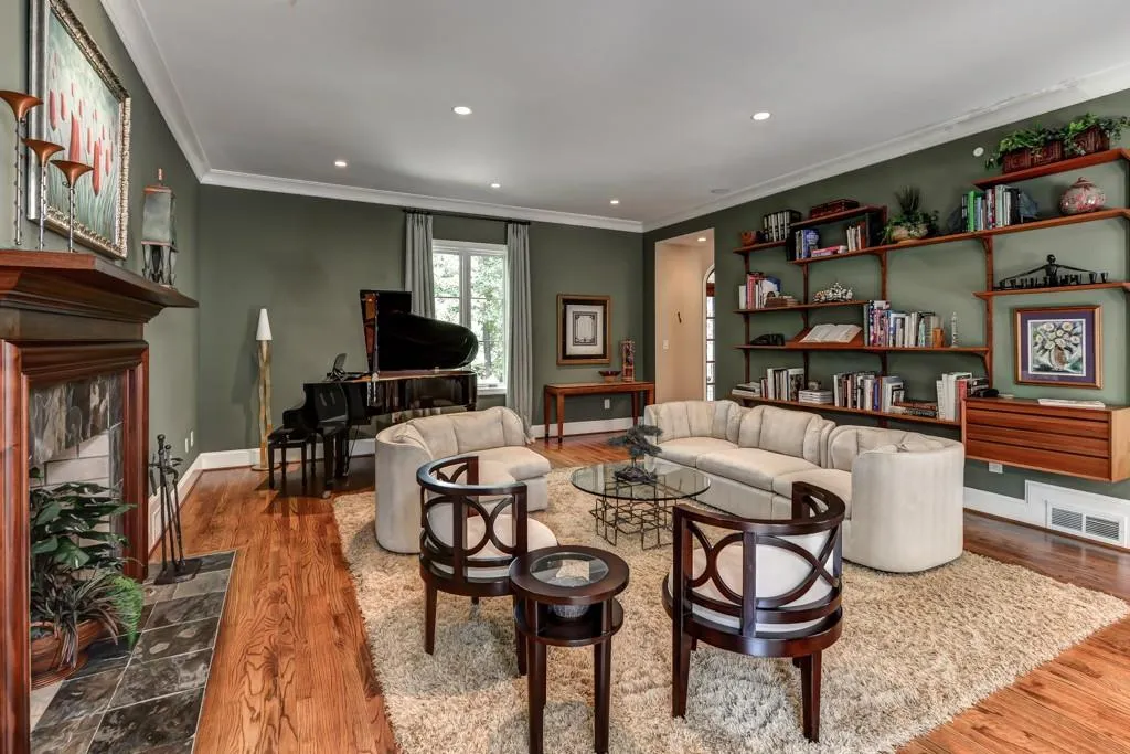 5281 Vernon Springs Trail, Sandy Springs, Georgia 30327, 5 Bedrooms Bedrooms, ,5 BathroomsBathrooms,Residential,Sold,5281 Vernon Springs Trail,5659020