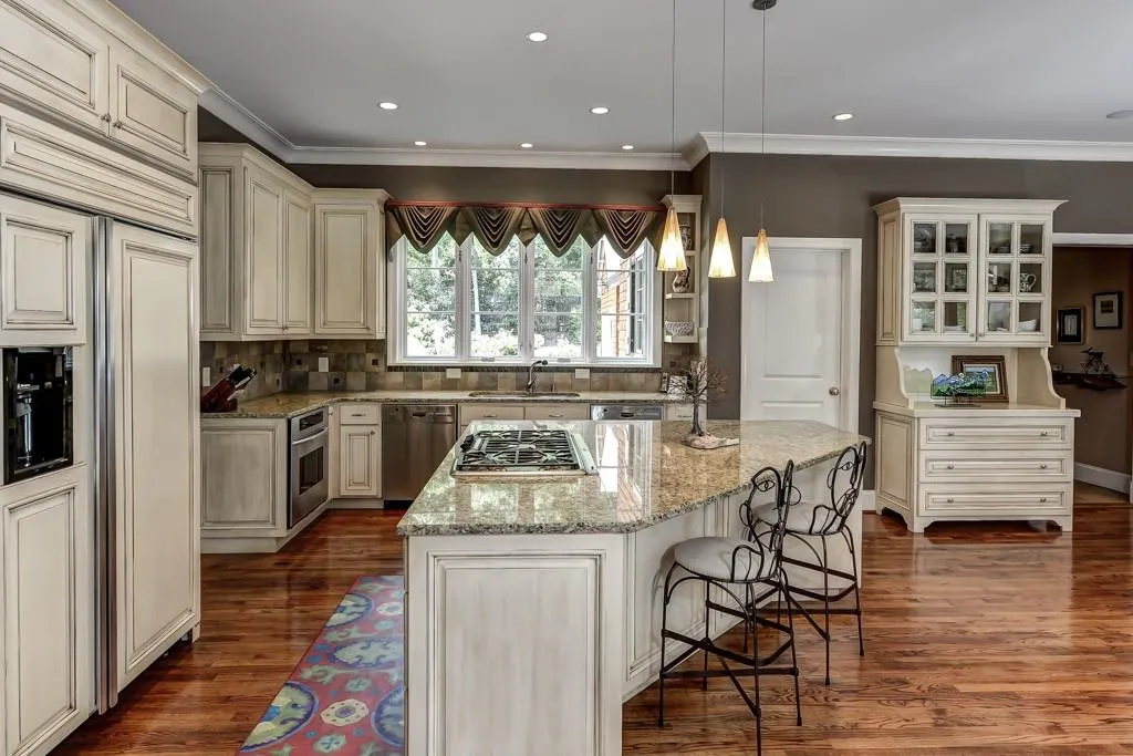 5281 Vernon Springs Trail, Sandy Springs, Georgia 30327, 5 Bedrooms Bedrooms, ,5 BathroomsBathrooms,Residential,Sold,5281 Vernon Springs Trail,5659020